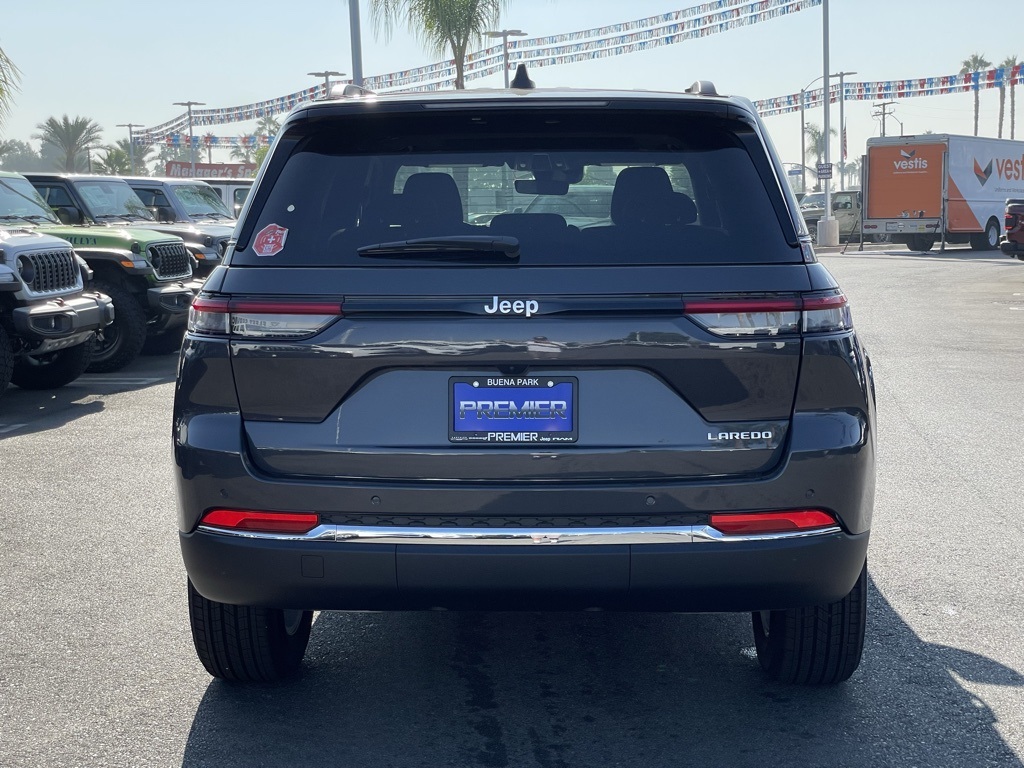 2025 Jeep Grand Cherokee Laredo X photo 4