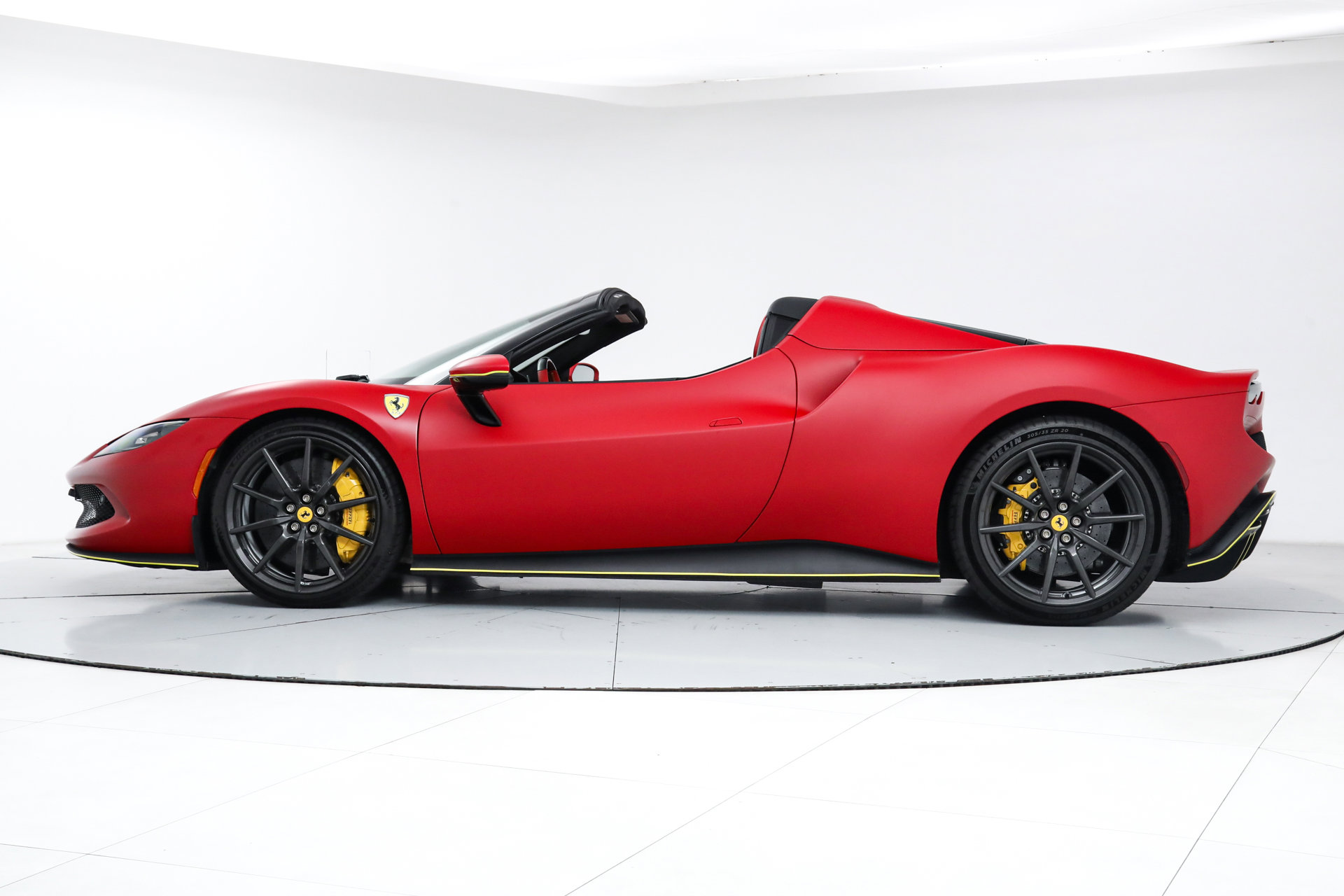 2024 Ferrari 296 GTS photo 4