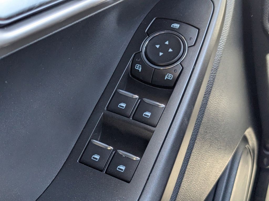 2025 Ford Explorer photo 19