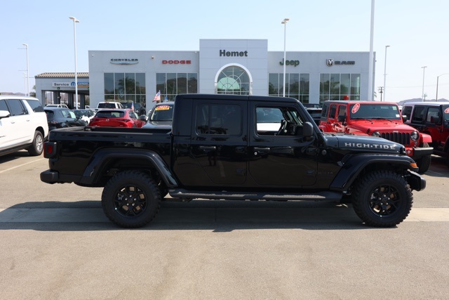 2025 Jeep Gladiator Sport photo 3