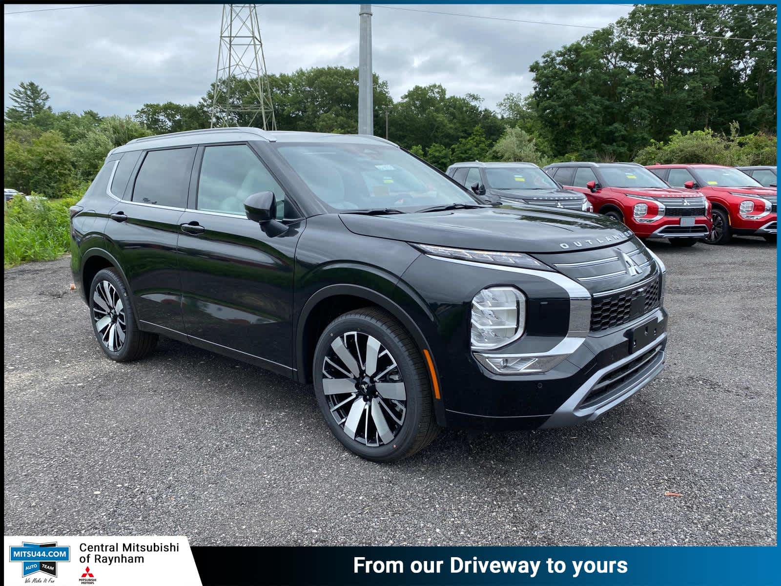 2025 Mitsubishi Outlander SEL Platinum Edition's photo