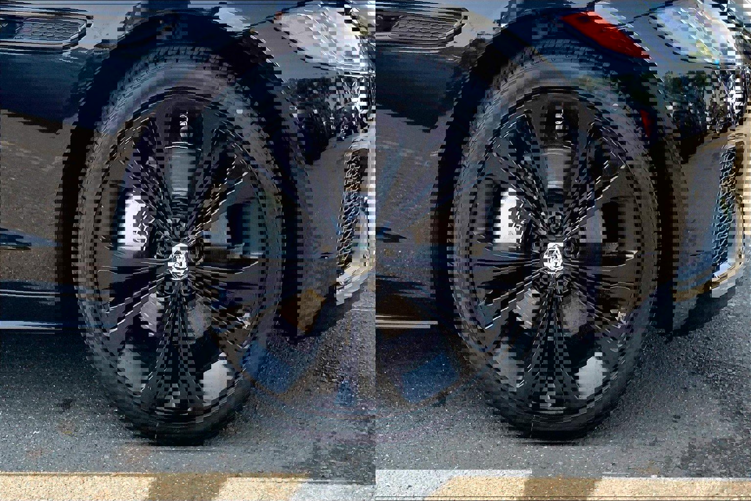 2024 Jaguar XF P300 R-Dynamic SE photo 11