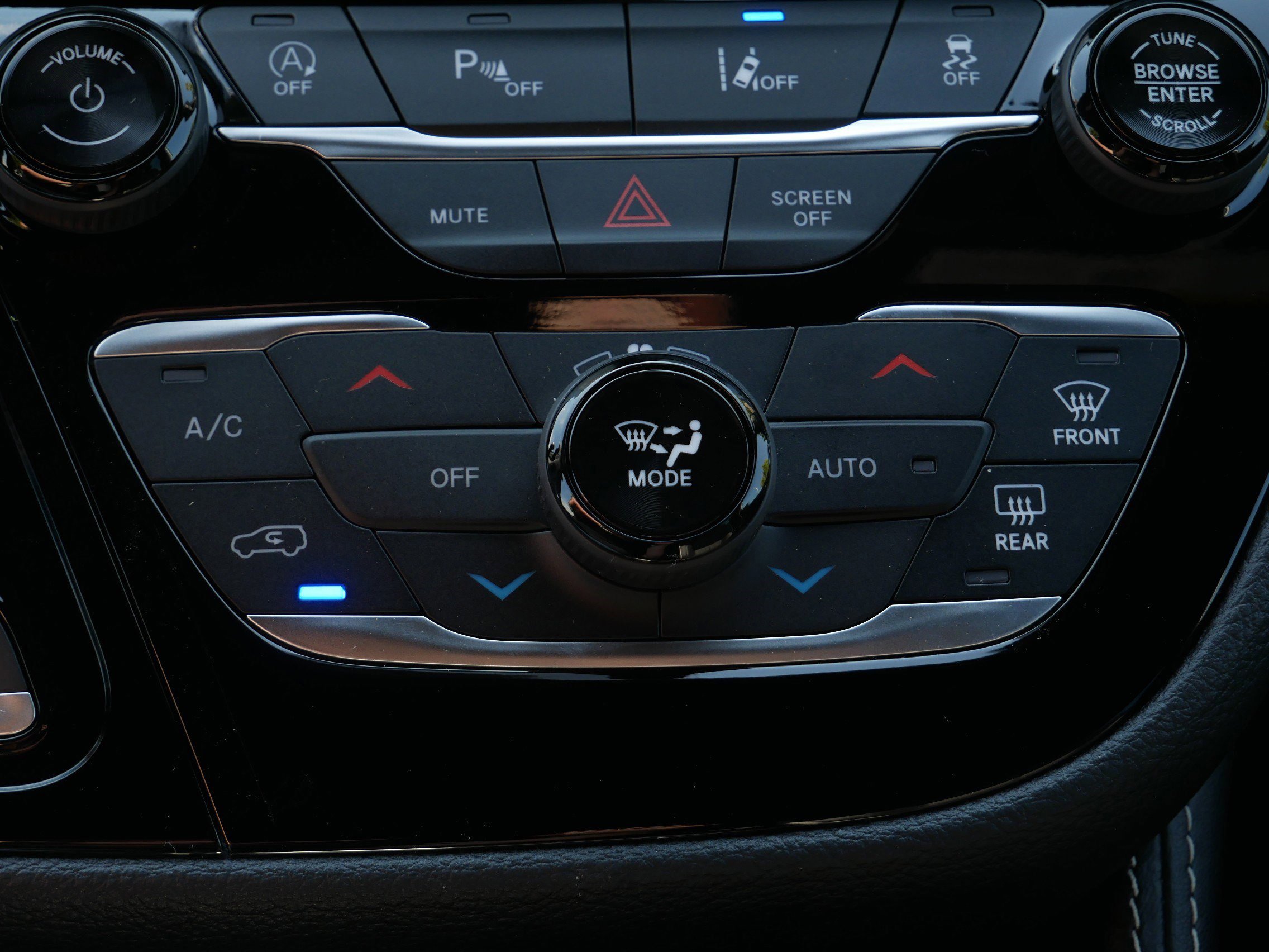 2026 Chrysler Pacifica Limited photo 18