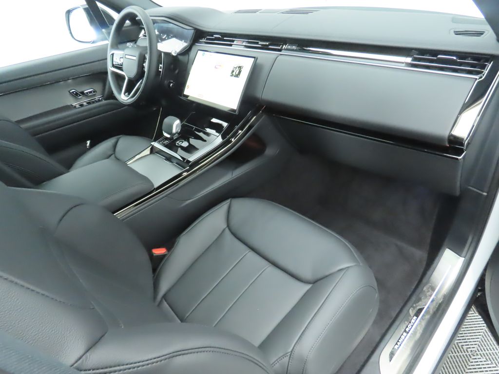 2025 Land Rover Range Rover Sport photo 15