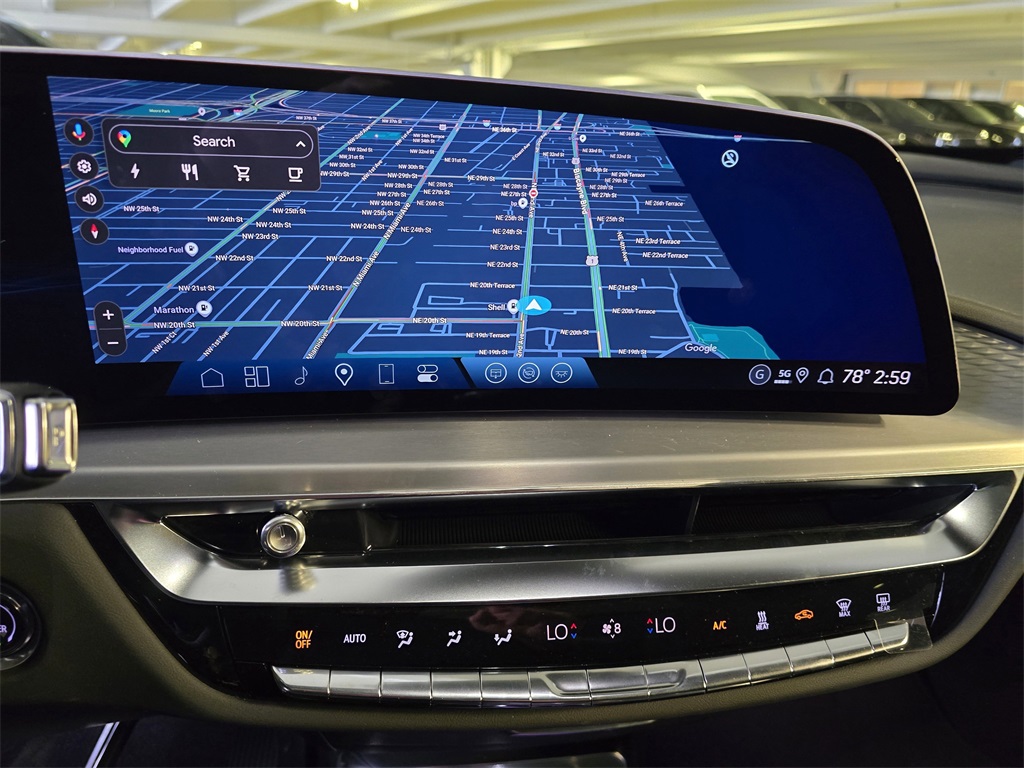 2025 Cadillac Lyriq Luxury photo 18
