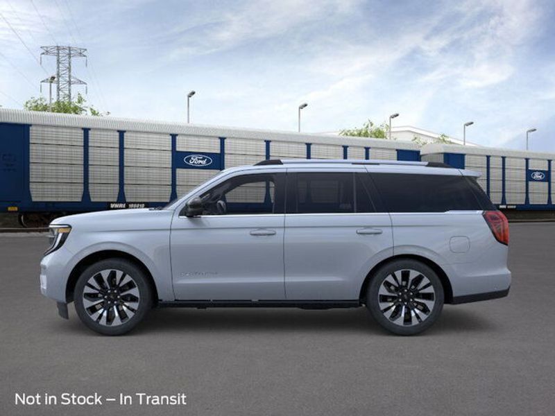 2025 Ford Expedition Platinum photo 2