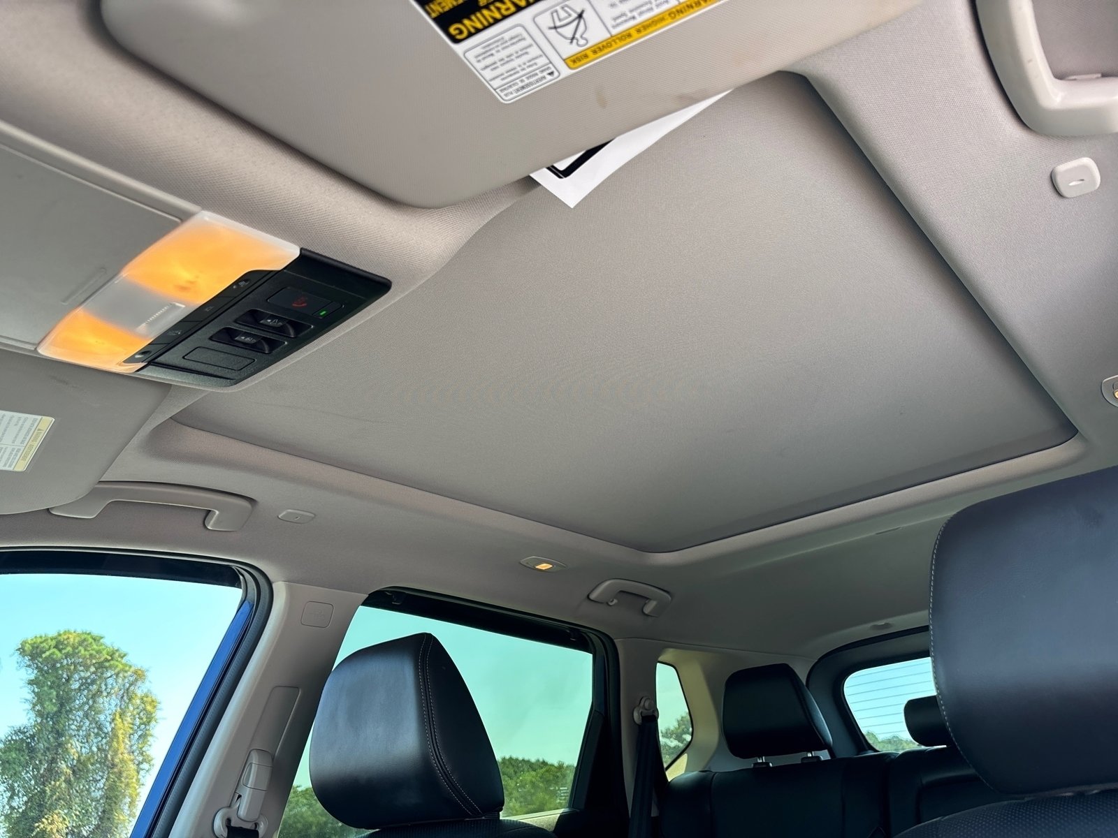 2023 Nissan Rogue Platinum photo 3