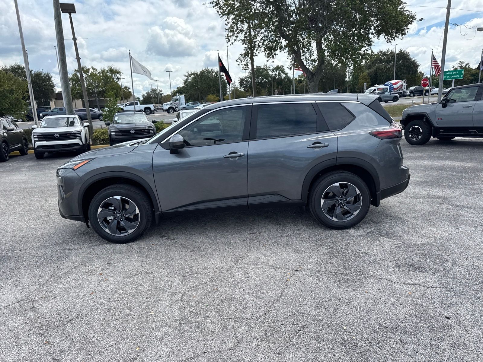 2026 Nissan Rogue SV photo 8