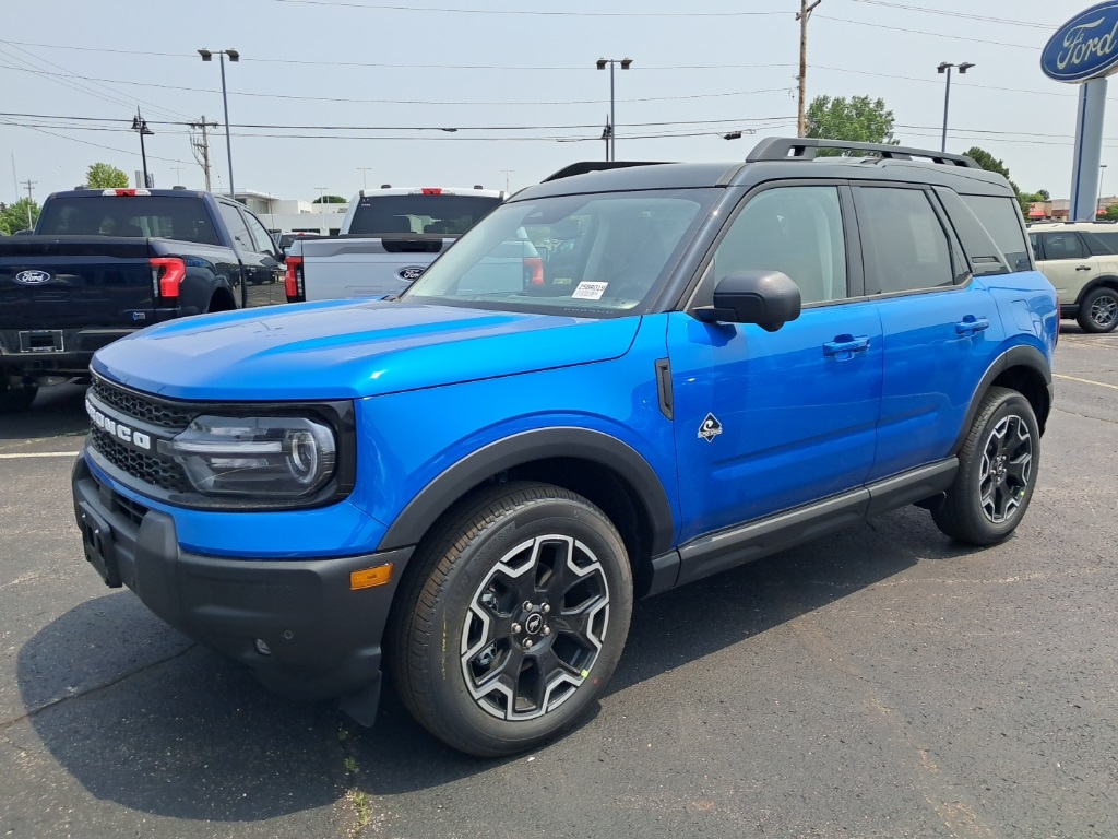 2025 Ford Bronco Sport Outer Banks's photo