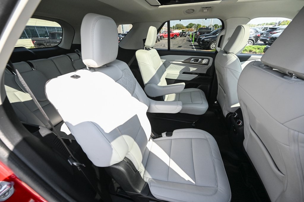 2025 Ford Explorer Platinum photo 28