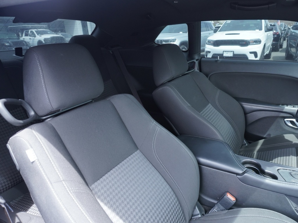 2023 Dodge Challenger SXT photo 18