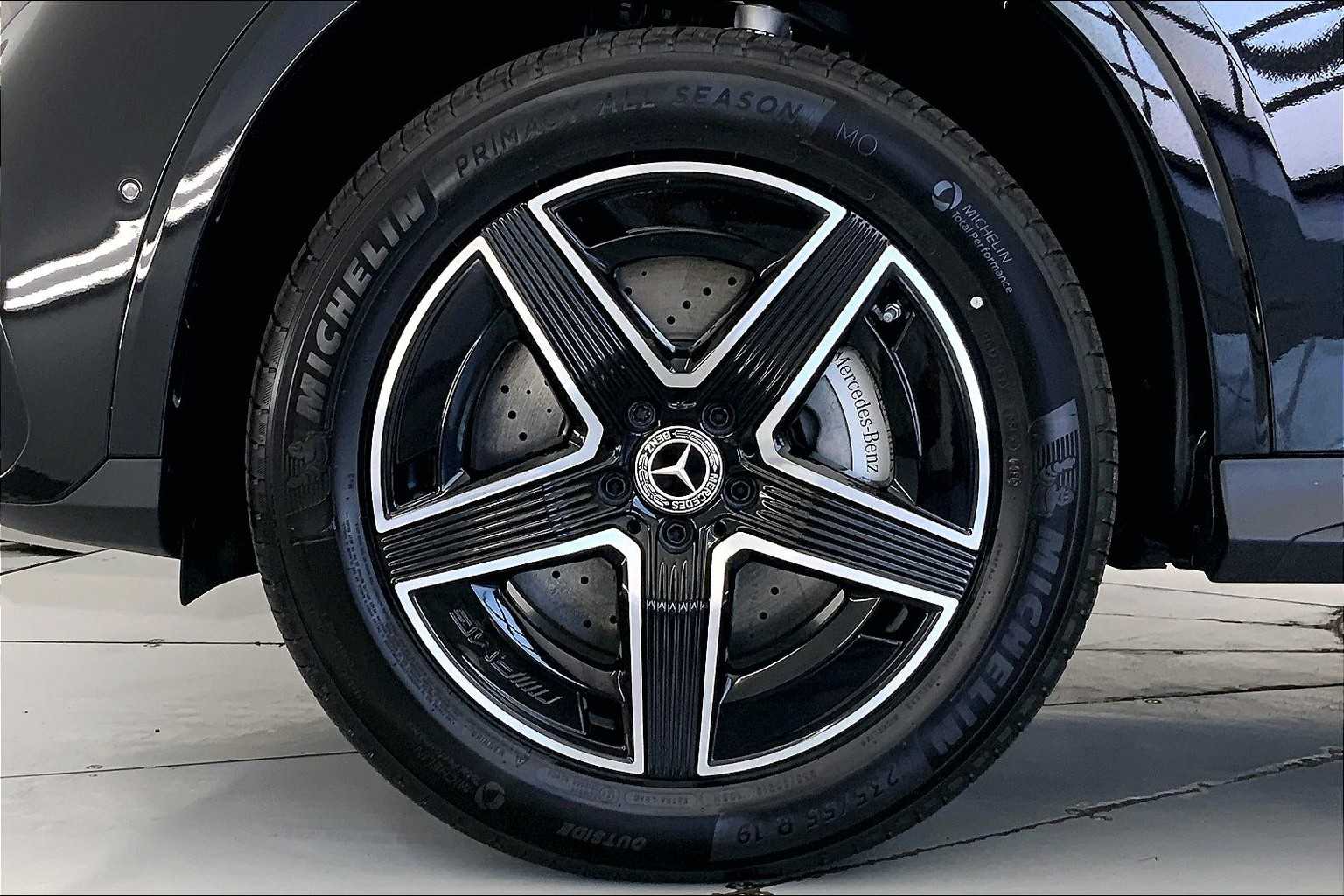 2025 Mercedes Benz GLC 300 4MATIC photo 8