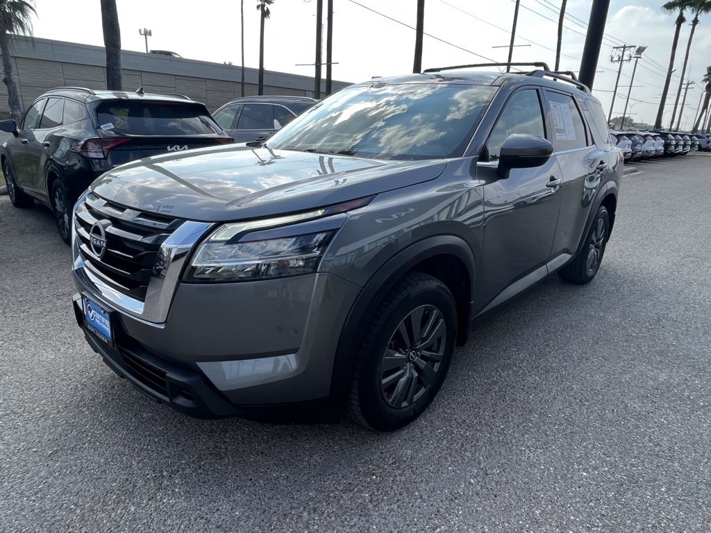 2022 Nissan Pathfinder SV photo 3
