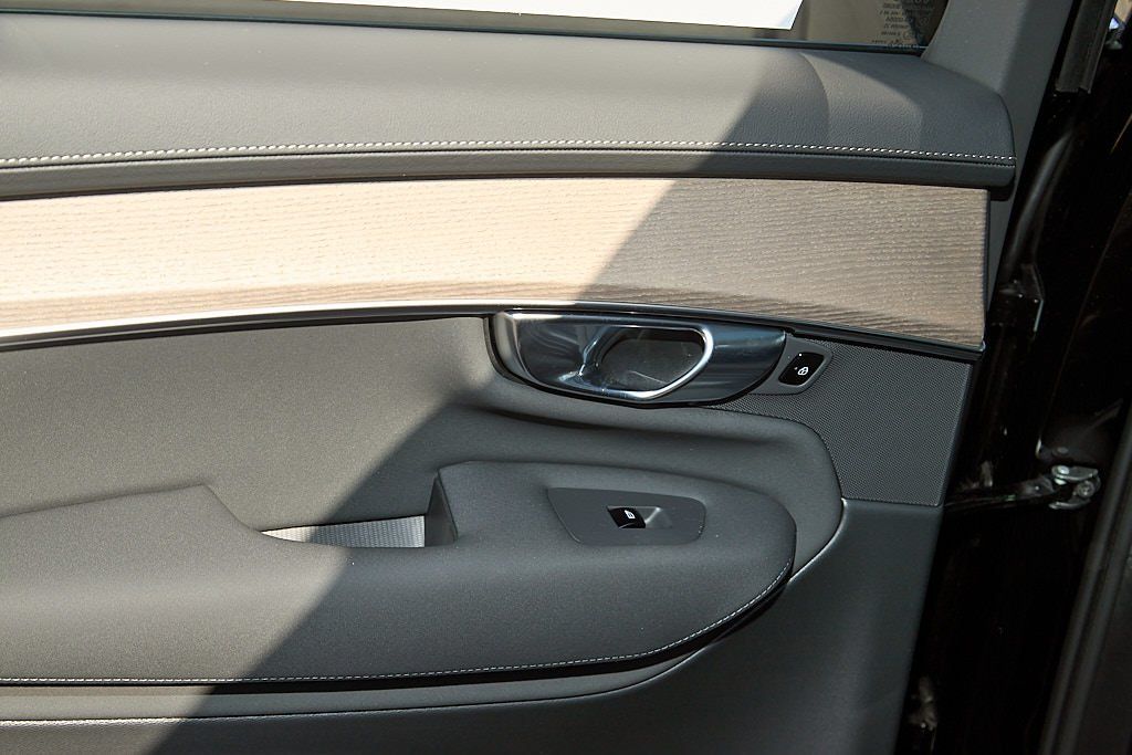 2026 VOLVO XC90 - Image 18