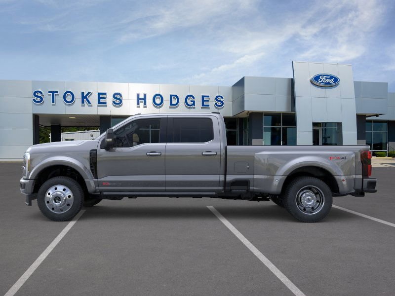 2026 Ford F-450 Platinum photo 3