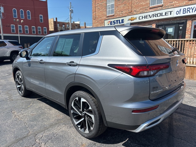 2023 Mitsubishi Outlander SE photo 6