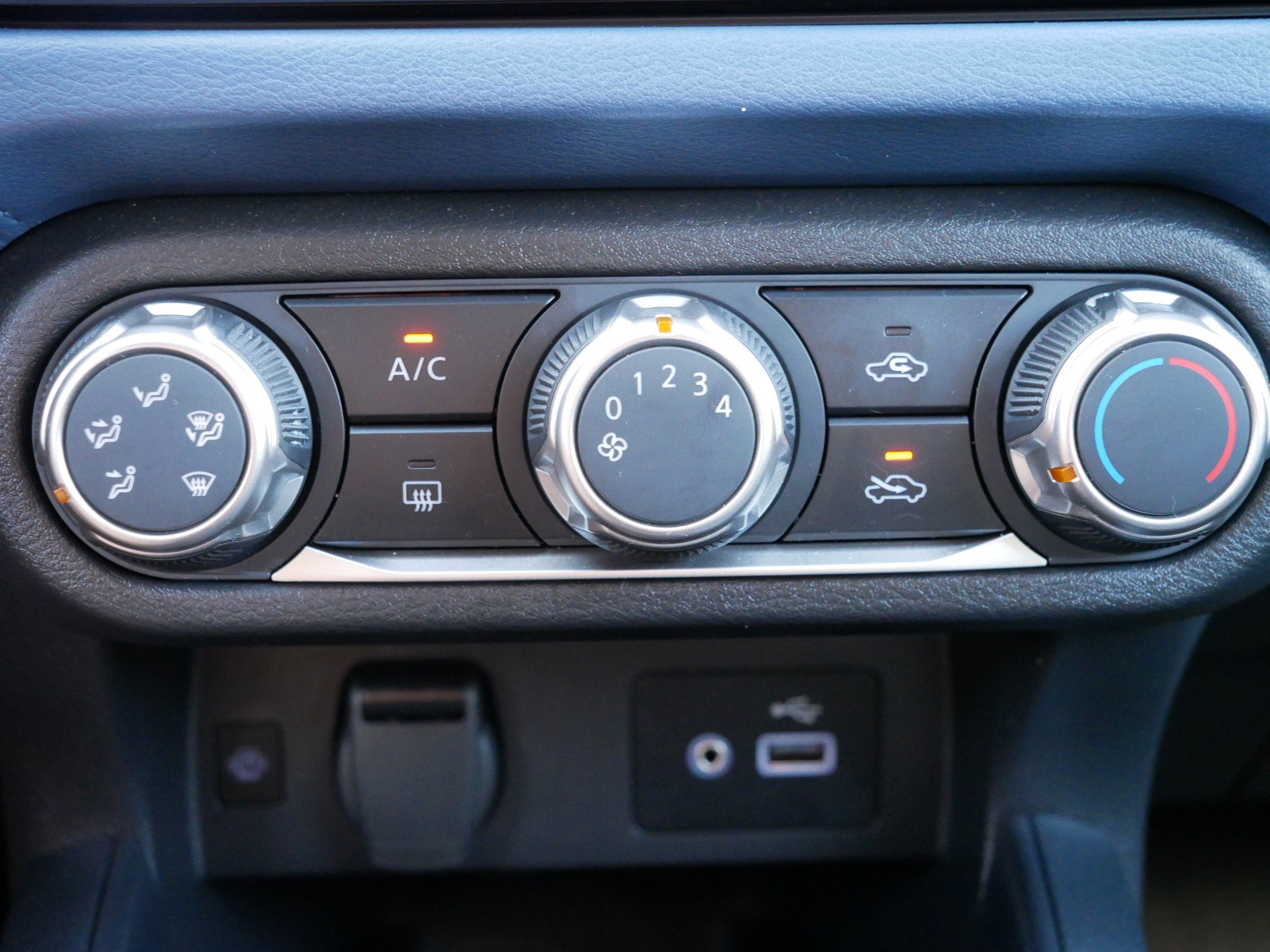 2024 Nissan Versa SV photo 22