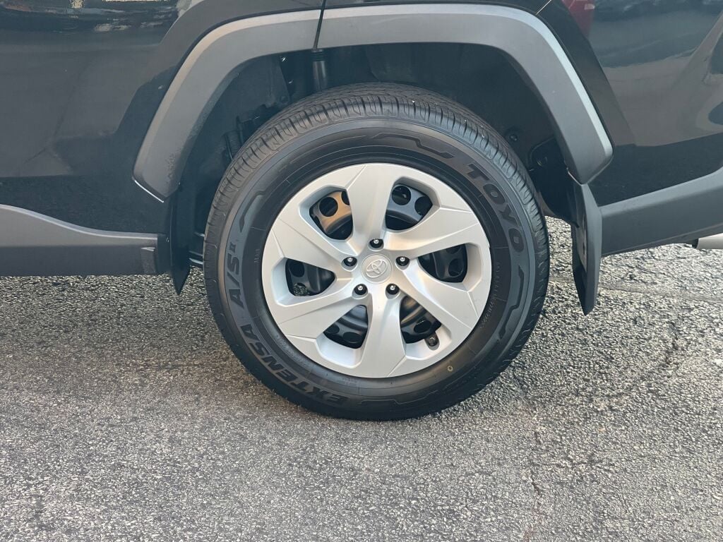 2019 Toyota RAV4 LE photo 22