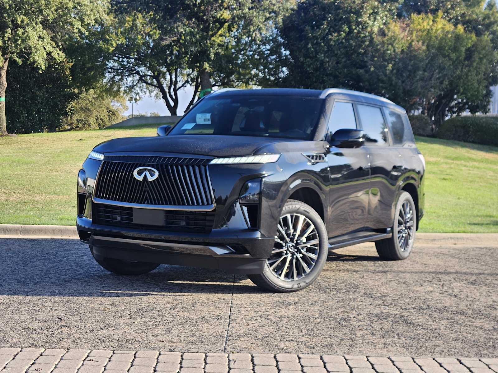 2026 INFINITI QX80 Autograph's photo