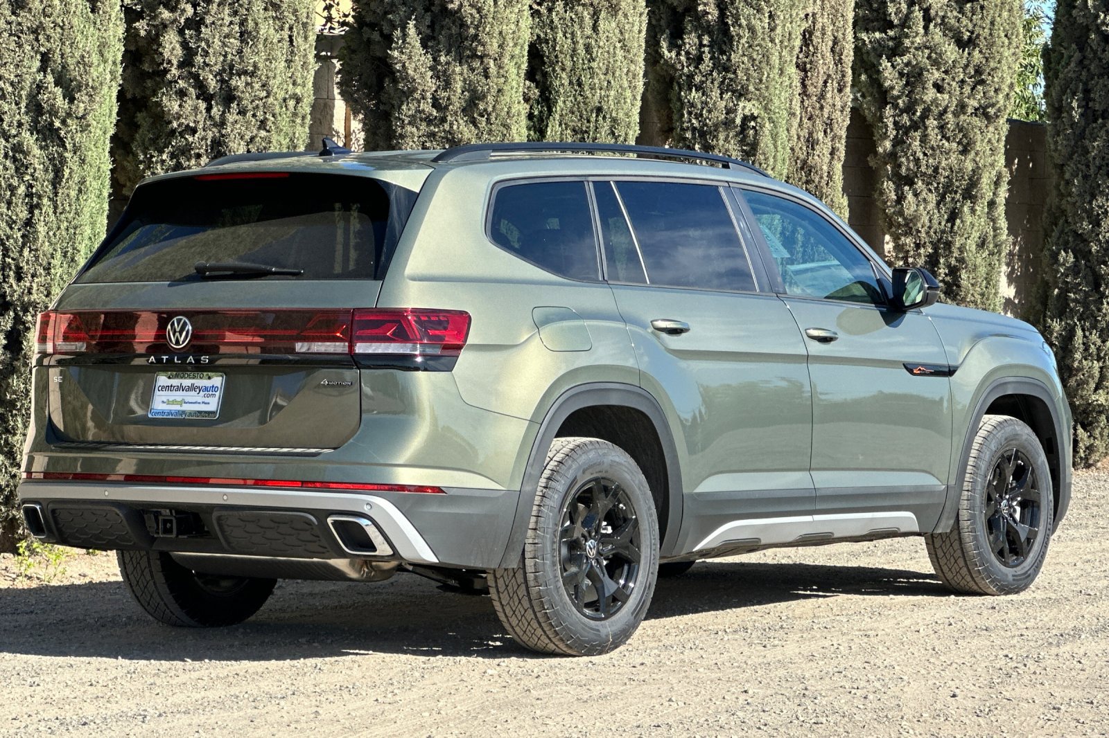 2025 Volkswagen Atlas Peak Edition SE photo 4