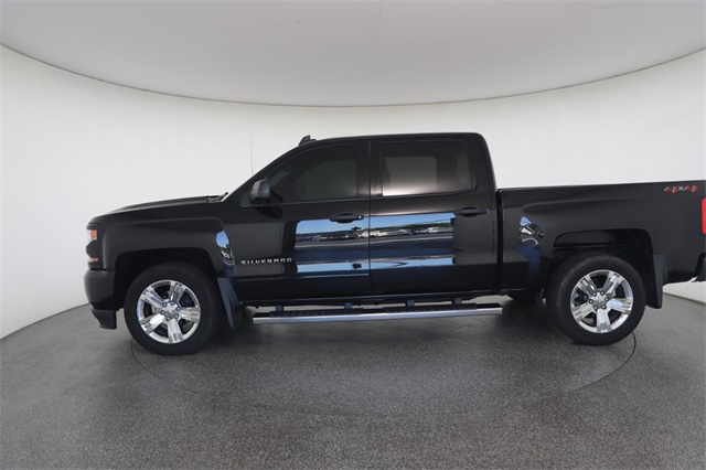 2018 Chevrolet Silverado 1500 Custom photo 6