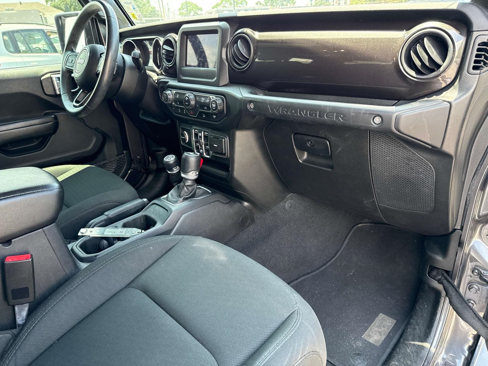 2019 Jeep Wrangler Unlimited Sport Altitude photo 12