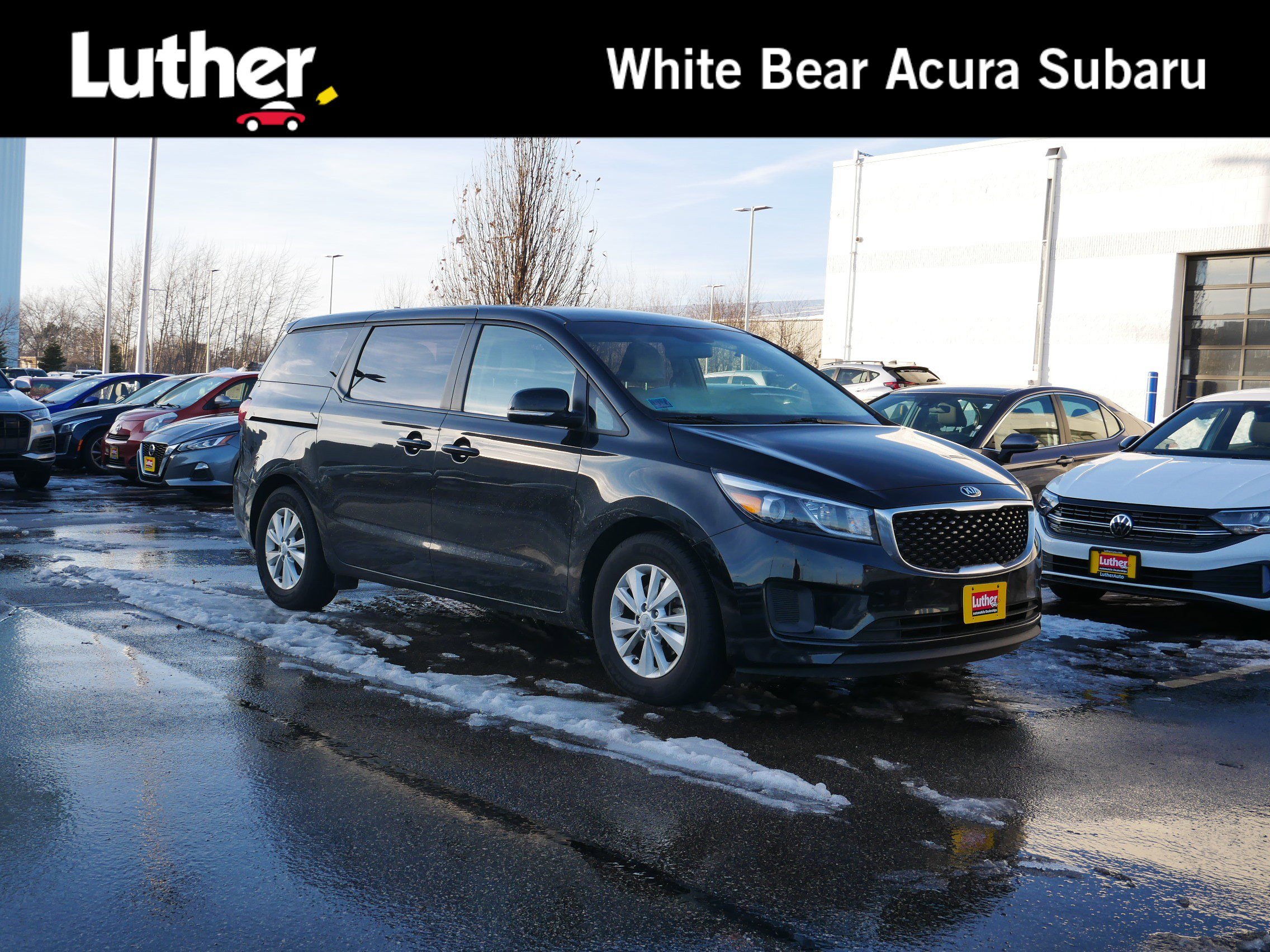 2016 Kia Sedona L's photo