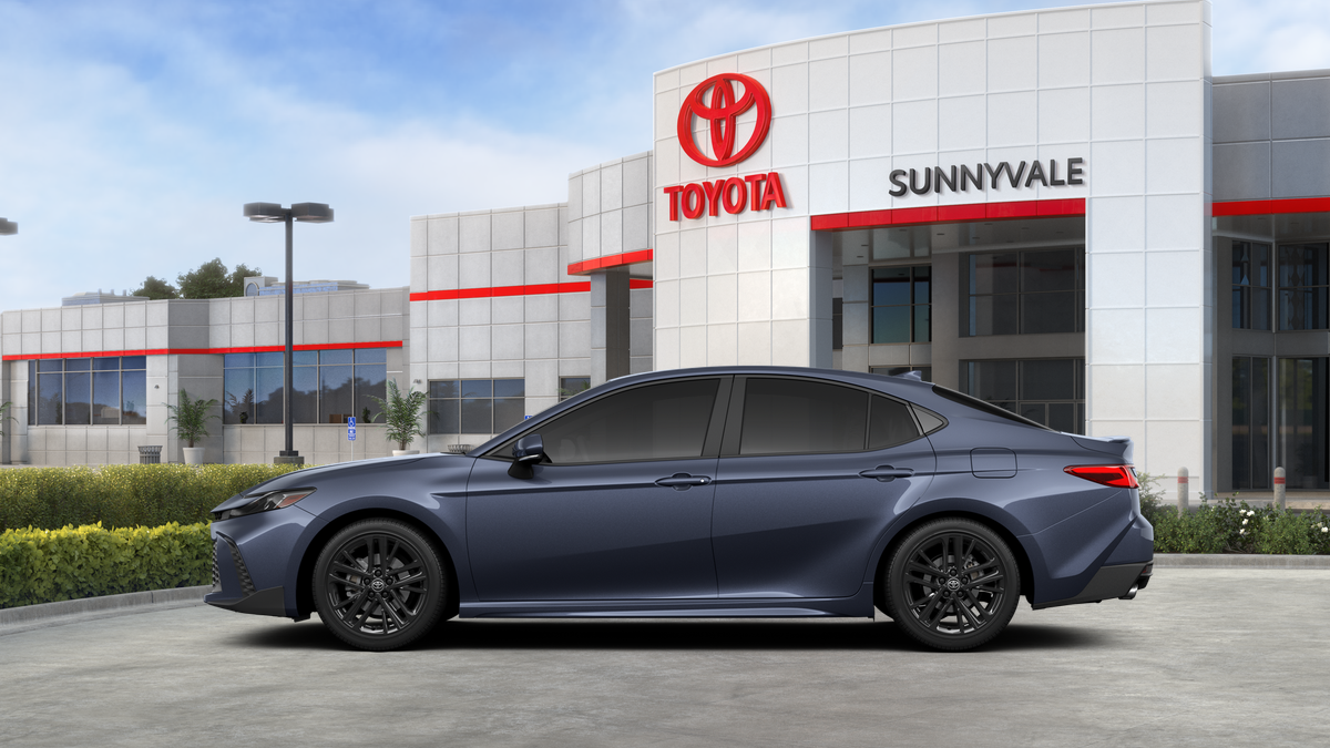 2026 Toyota Camry SE photo 4
