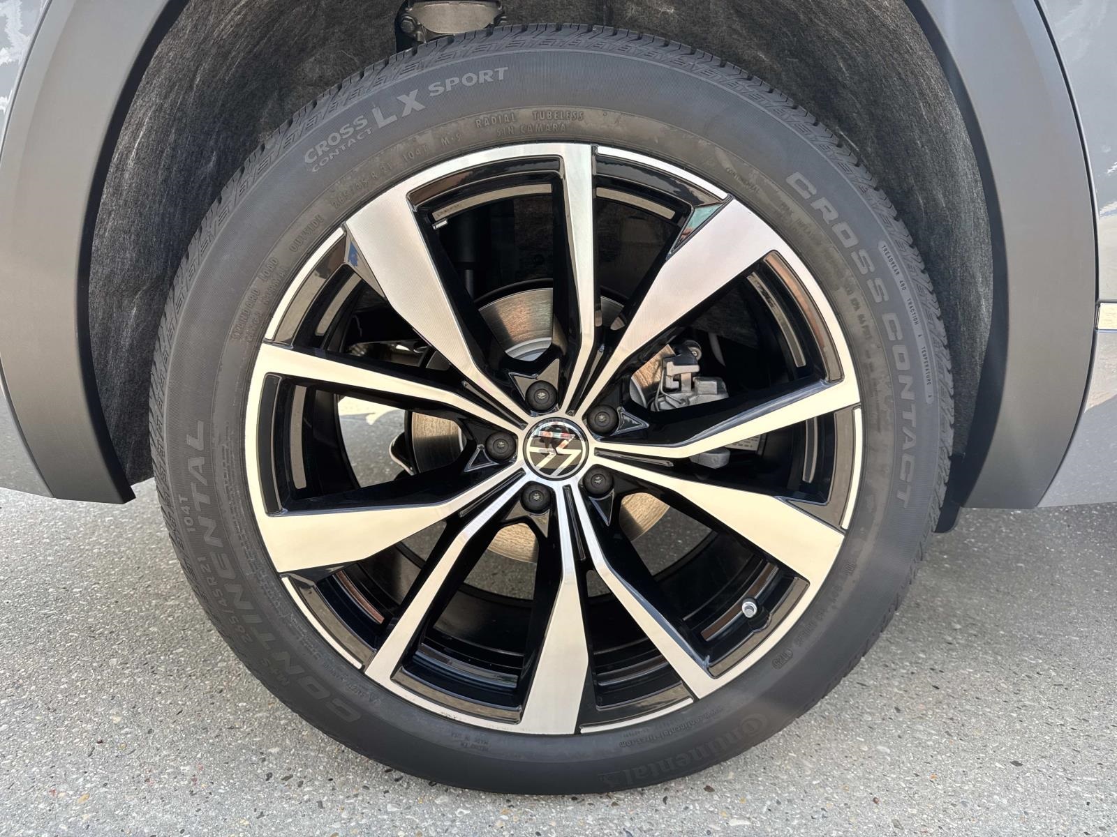 2026 Volkswagen Atlas SEL Premium R-Line photo 3