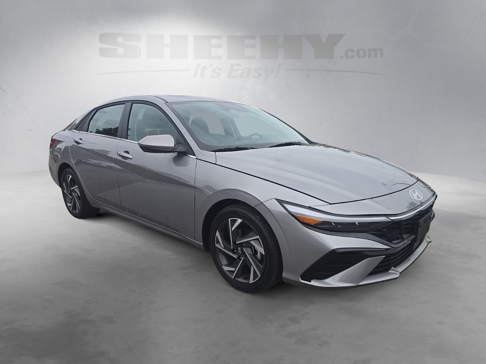 2025 Hyundai Elantra Limited photo 2
