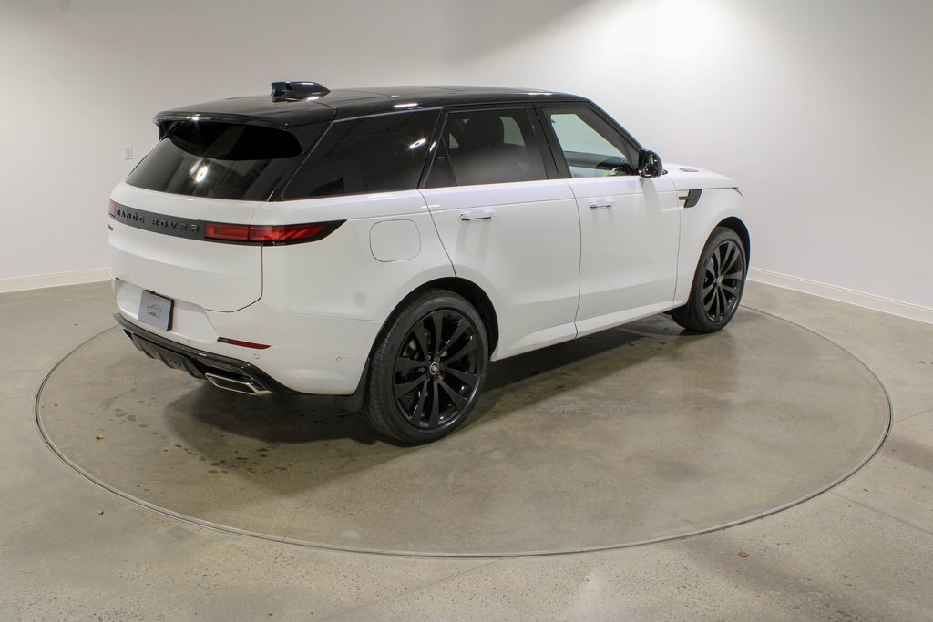 2025 Land Rover Range Rover Sport SE photo 4