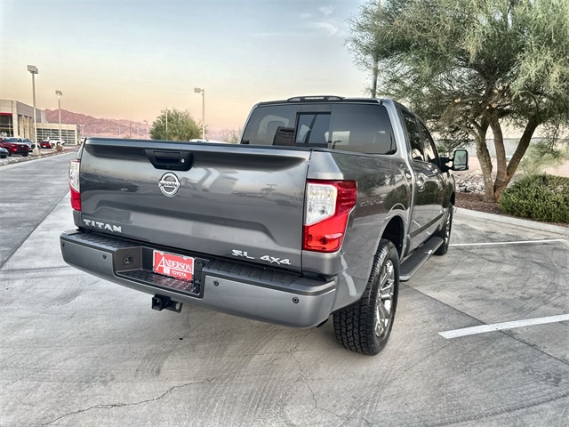 2019 Nissan Titan SL photo 3