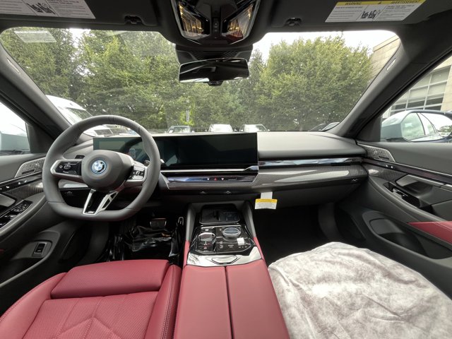 2026 Bmw 550e xDrive photo 17