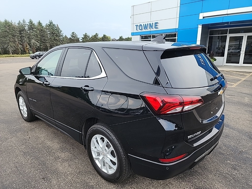 2022 Chevrolet Equinox LT photo 3