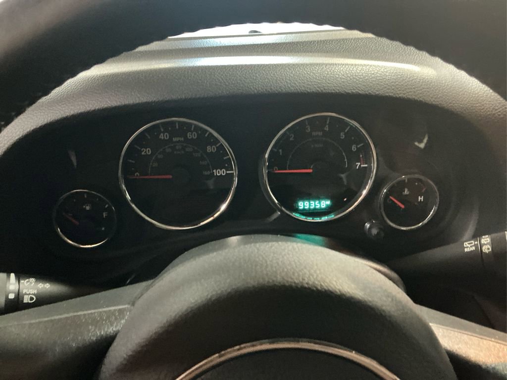 2015 Jeep Wrangler Unlimited Sahara Sport photo 9