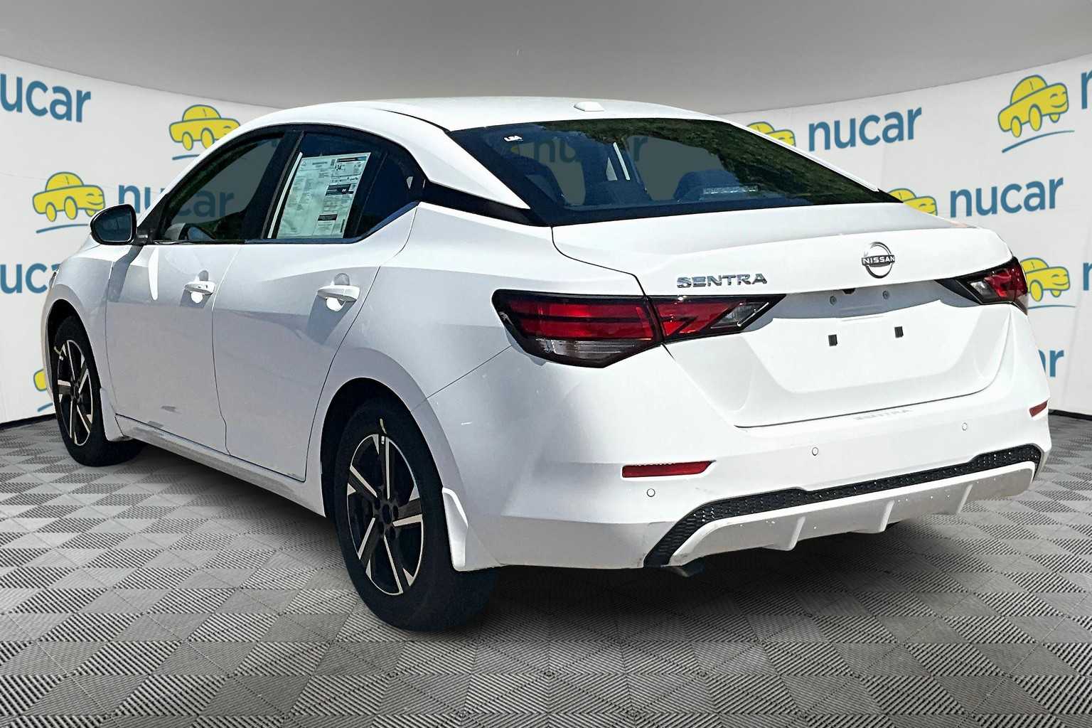 2025 Nissan Sentra SV photo 4