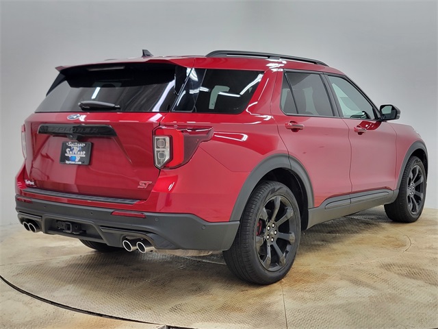 2024 Ford Explorer ST photo 2