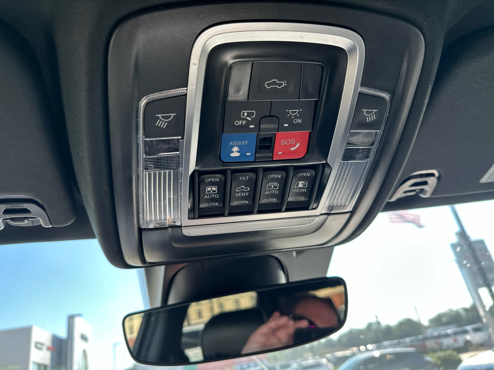 2024 Ram 1500 Laramie photo 18