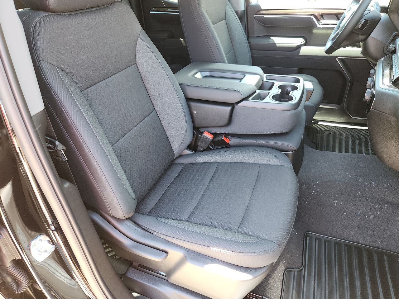 2025 Chevrolet Silverado 1500 LT photo 26
