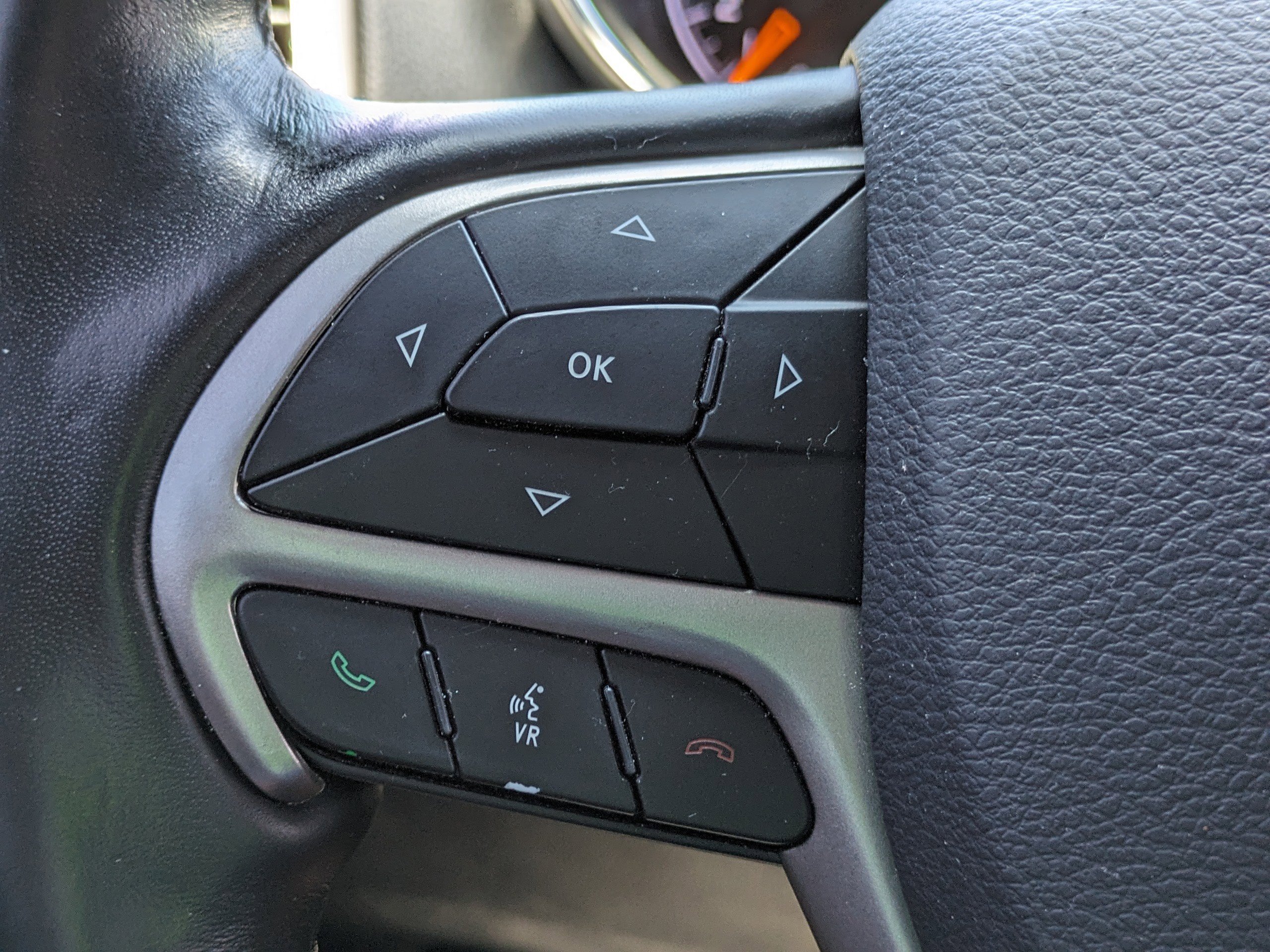 2020 Jeep Grand Cherokee Altitude photo 23