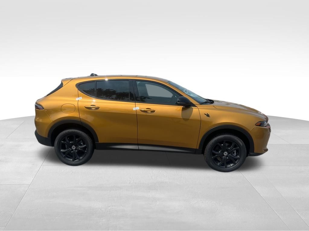 2024 Dodge Hornet GT photo 2