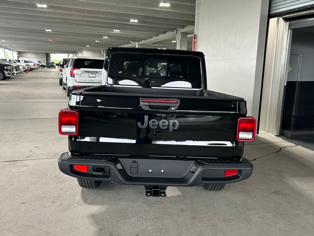 2024 Jeep Gladiator Sport photo 4