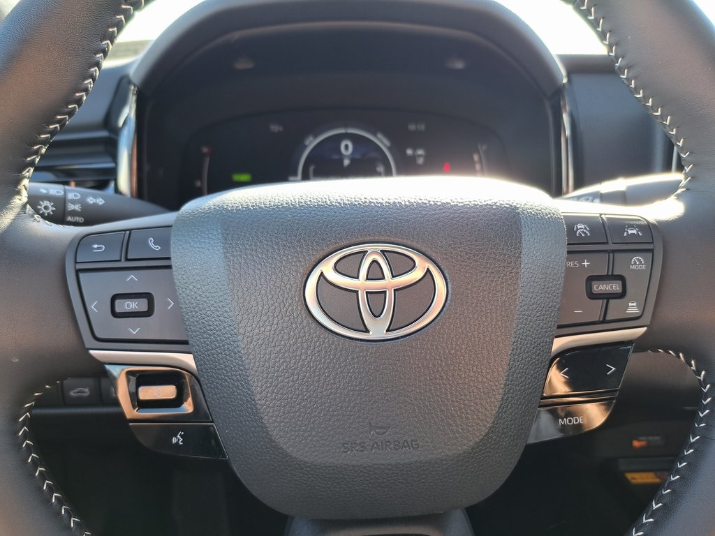 2025 Toyota Camry SE photo 15
