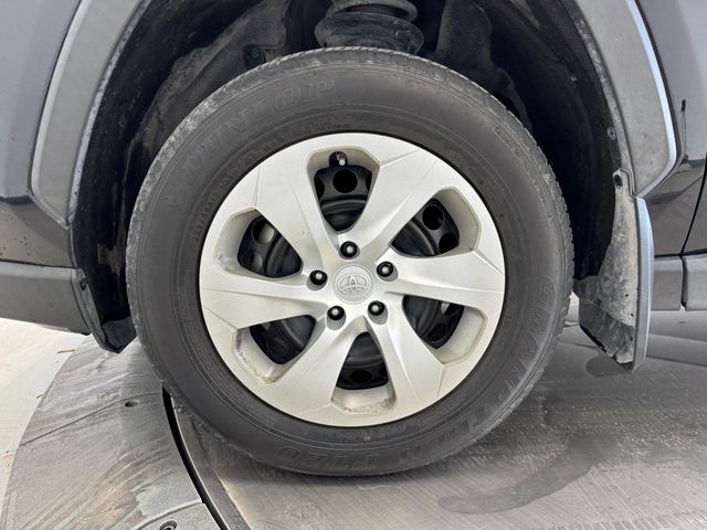 2021 Toyota RAV4 LE photo 10