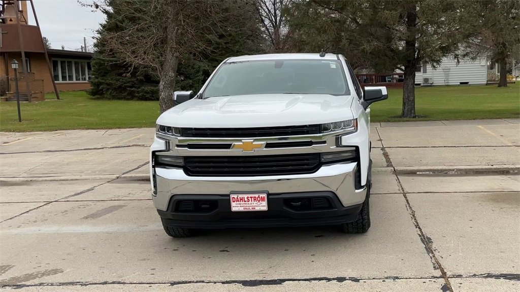 2022 Chevrolet Silverado 1500 LT photo 3