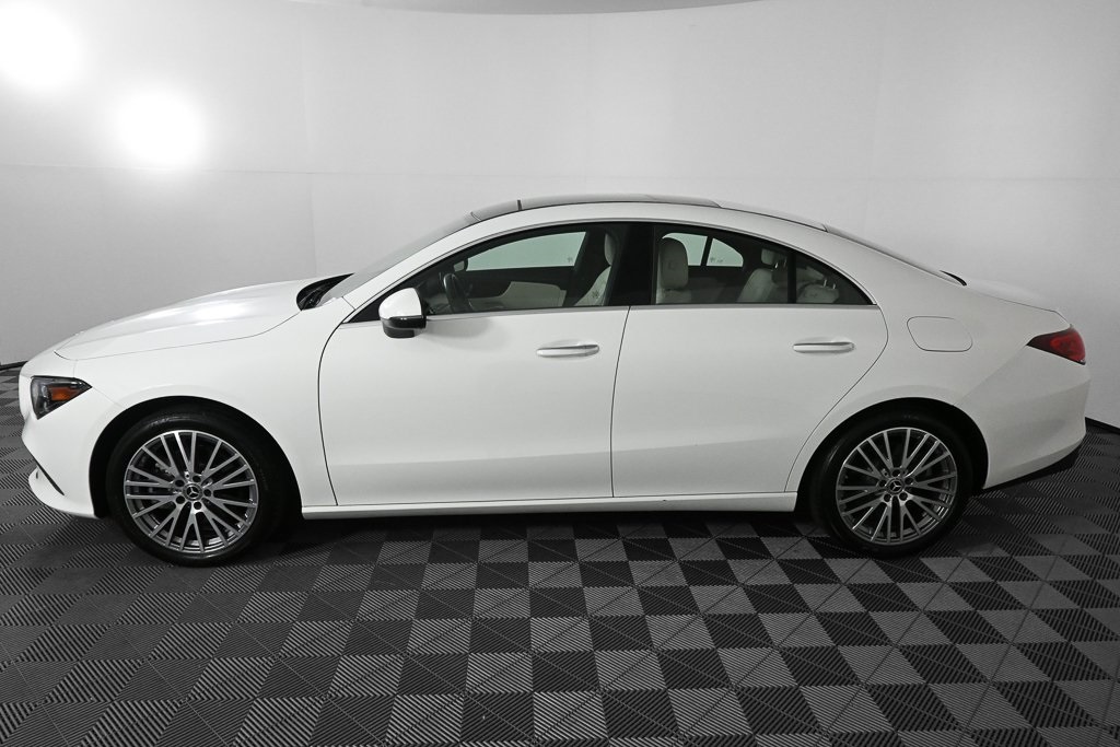 2022 Mercedes Benz CLA 250 4MATIC photo 3