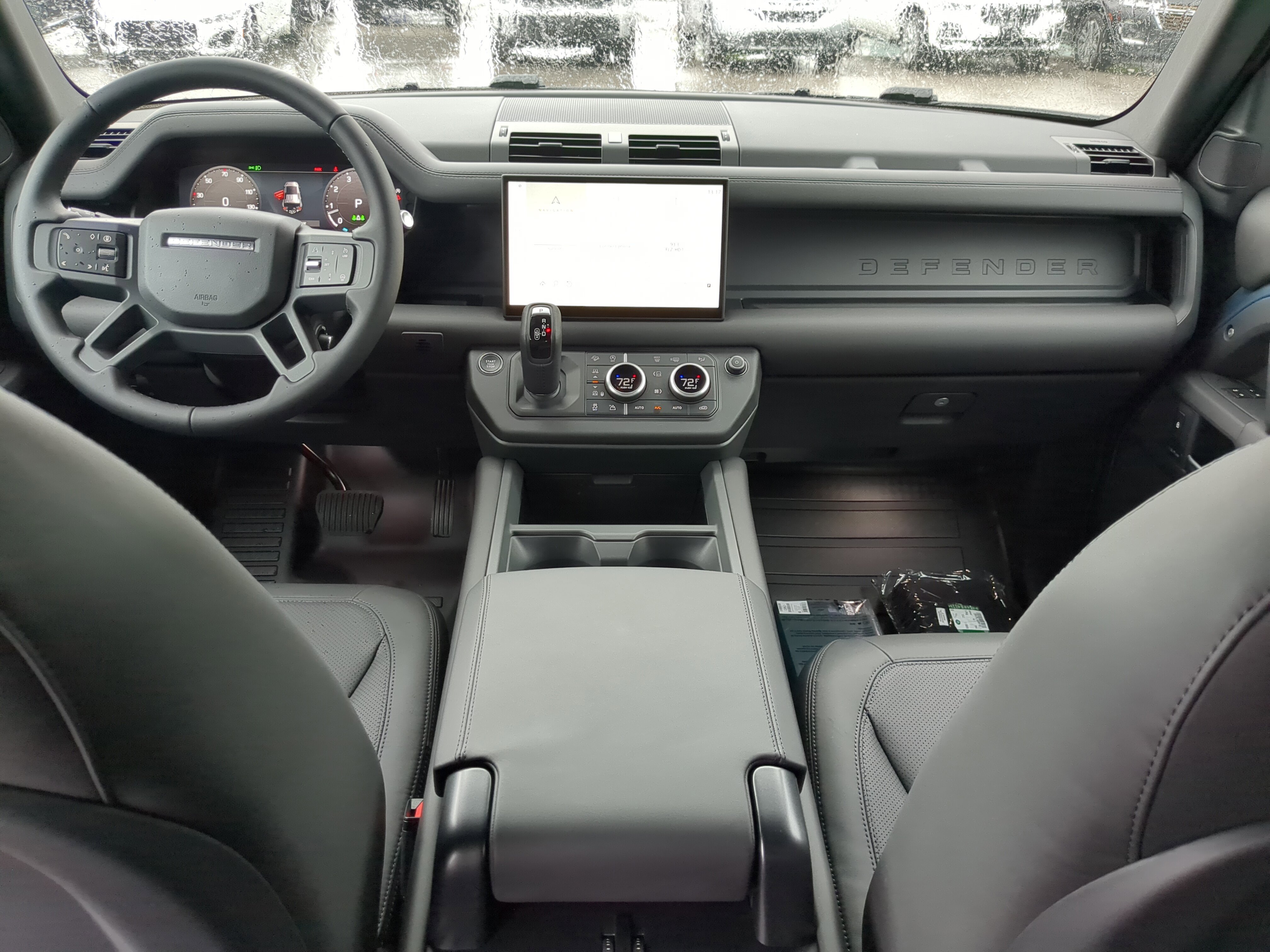 2025 Land Rover Defender 110 S photo 10