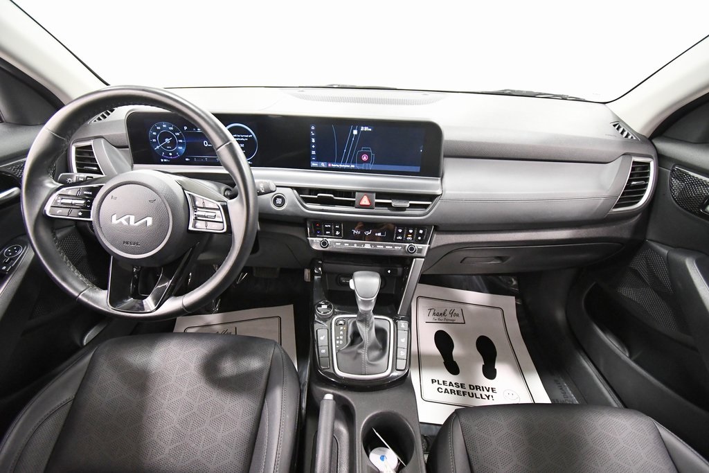 2024 Kia Seltos EX photo 3