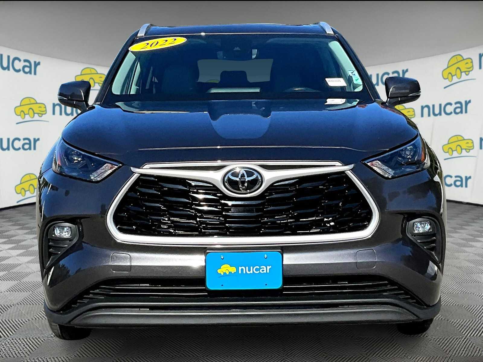 2022 Toyota Highlander XLE photo 2