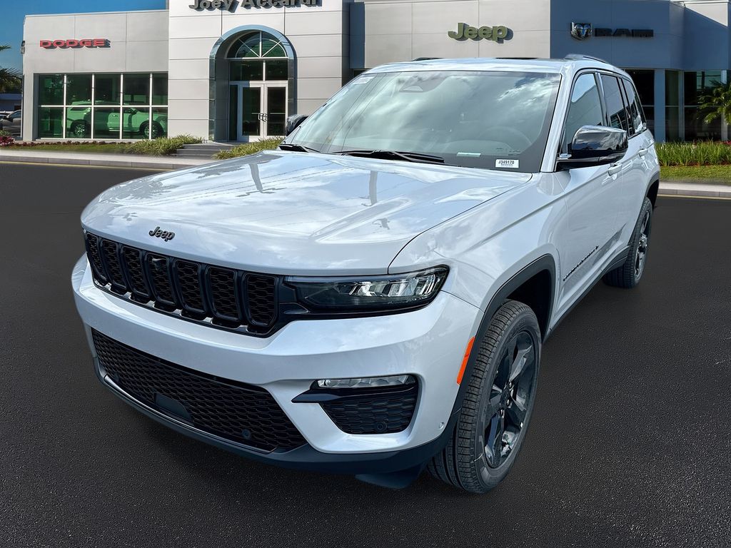 2025 Jeep Grand Cherokee Limited photo 3